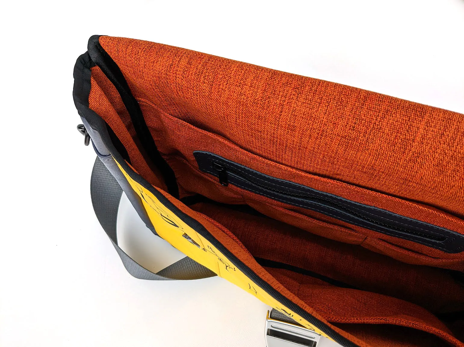 Mariclaro Laptop Bag - Jazz Air / 2 - Dash8